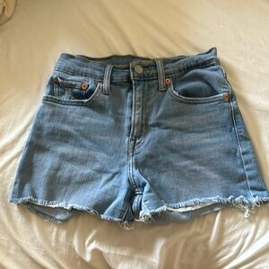 LEVIS High Rise Shorts